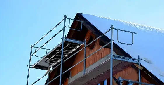 Veilig Werken op Hoogte: Tips voor het Gebruik van een Huur steiger